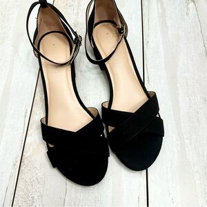 Kelly & Katie Roseta Black Cross Strap Sandals Classic Square Heel Vacation Shoe